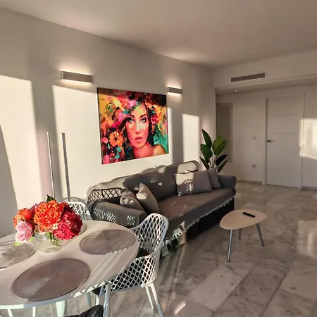 Skyline Floor 28 Sea Views Apartment